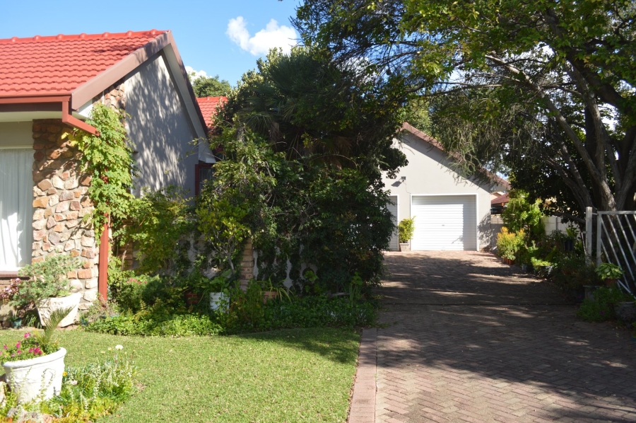 4 Bedroom Property for Sale in La Hoff North West